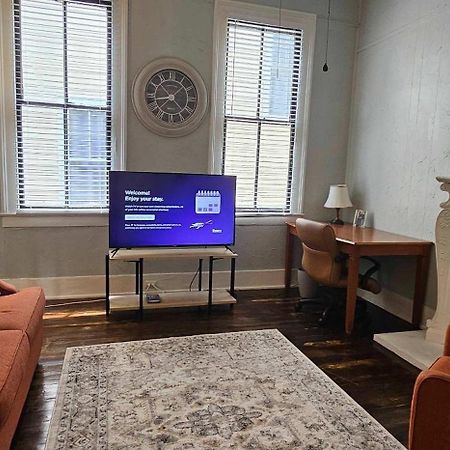 Mins From Downtown & Dining, Dauphin Darling 2 Apartment Mobile Ngoại thất bức ảnh