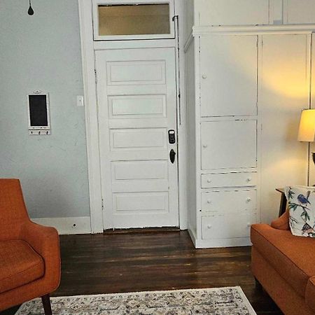 Mins From Downtown & Dining, Dauphin Darling 2 Apartment Mobile Ngoại thất bức ảnh