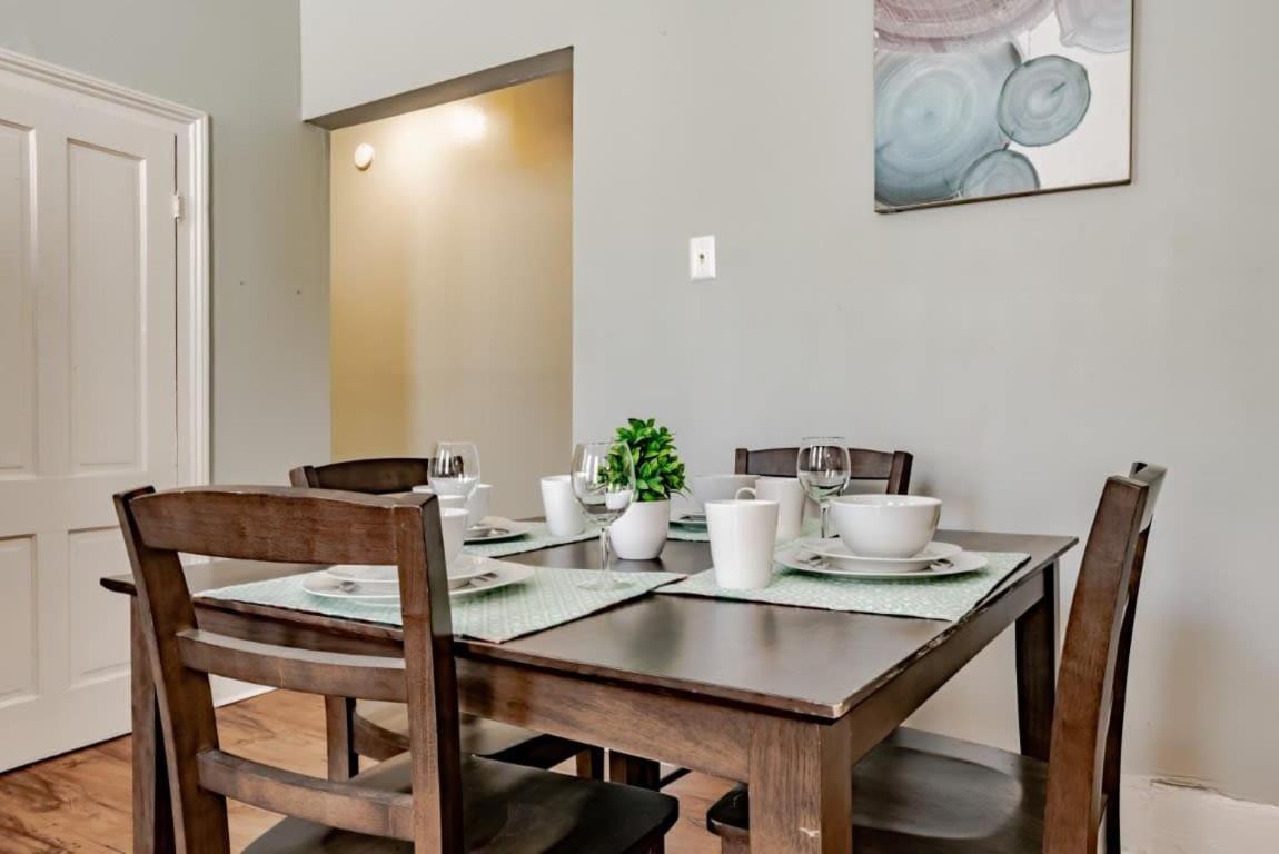 Mins From Downtown & Dining, Dauphin Darling 2 Apartment Mobile Ngoại thất bức ảnh